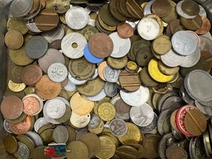 4,5 Kg Token Marken Jetons hunderte Stücke, von groß bis klein - Kilo Kilogramm - Picture 1 of 5