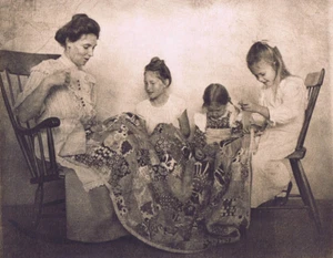 Hendrickson Orig Photo SEPIA CHILDREN HELPING THEIR MOTHER QUILTING 14x11" R251 - Picture 1 of 1