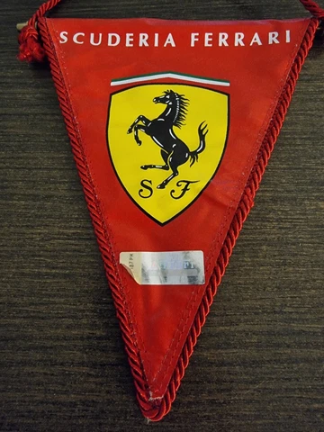 SCUDERIA FERRARI ORIGINAL PENNANT. TEAM FERRARI Cover