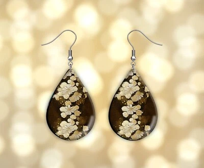 Pendientes Florales Crema y Bronce Hechos a Mano Madera Lágrima Gota Cuelga Joyería Estampada Foto 1 de 4