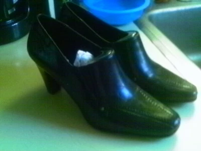 ZAPATO BOTÍN BOMBA LIZ CLAIBORNE KENDRA CUERO NEGRO 8,5 M Foto 1 de 4