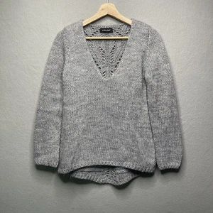V-Neck Gray Knit Sweater With Lace Back Design By Vitrin Wool & Acrylic Blend S - Picture 1 of 5