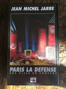 JEAN MICHEL JARRE .. PARIS LA DÉFENSE .. 14 Juillet 1990 / Version intégrale VHS - Picture 1 of 4