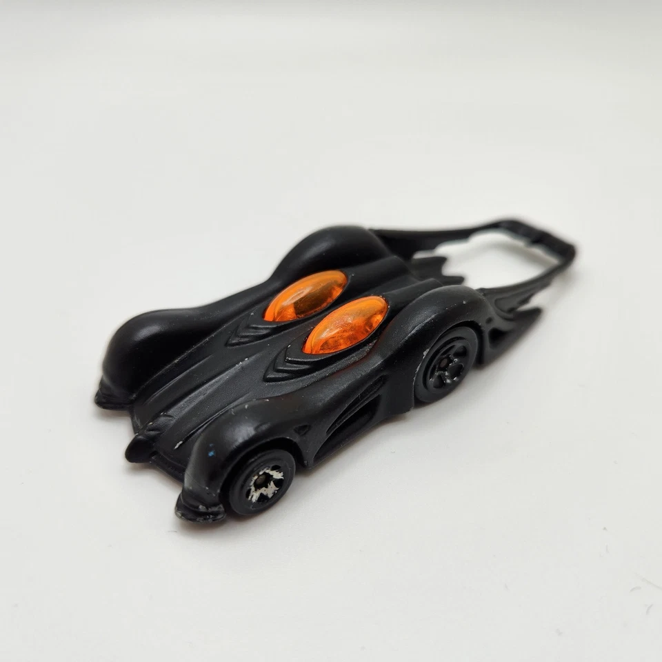 Hot Wheels Batmobile S04 DC Comics 1:64 - Image 1 of 4