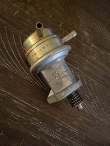 Vintage Mechanical Fuel Pump NOS Engine Parts - 720102503014 - Foto 1 di 4