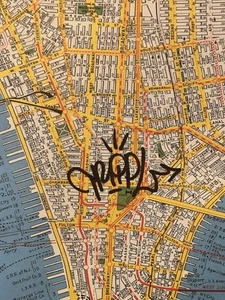 TRIPLE FIRMADO Mapa de la Ciudad de Nueva York Graffiti Etiqueta Póster Impresión Repintar Arte Subterráneo - Imagen 1 de 2