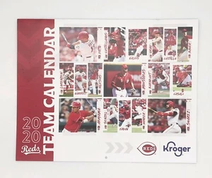 ️️ Cincinnati Reds Team Calendario 7/20 a 3/21 + Cupones Kroger Expiración 7/31/21 NUEVO - Imagen 1 de 2
