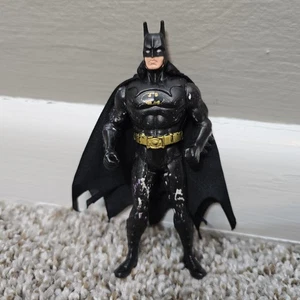 BATMAN Dark Knight Shadow Wing Figure with Cape 1990 Kenner Vintage - Picture 1 of 11