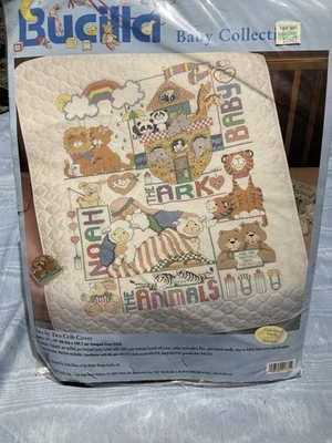 Bucilla TWO BY TWO 冲压十字绣婴儿床套套件 #41771 全新 — 第 1/4 张图片