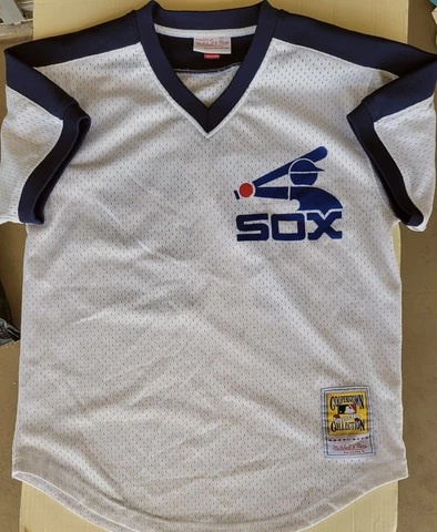 Mitchell & Ness Cooperstown Carlton Fisk Chicago White Sox  Jersey M baseball Cover