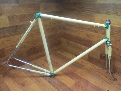 VINTAGE RALEIGH 27" STEEL LUGGED ROAD BIKE FRAME SET by CARLTON 56 x 58 - Image 1 of 4