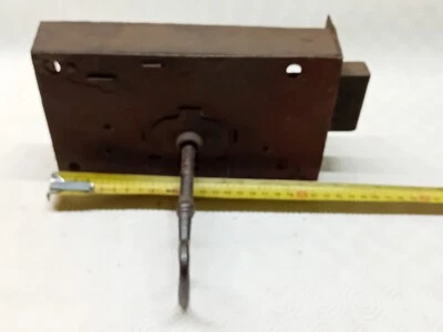 Ancienne et grosse  Serrure de porte  du XIXè en Fer  forgé + clé - Photo 1/4