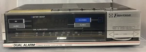 Vintage Emerson AM/FM rote LED Dual Radiowecker MCM Modell RES5244A funktioniert - Bild 1 von 4