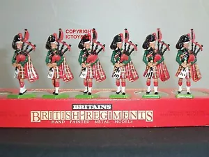 JUEGO DE FIGURAS DE SOLDADO DE JUGUETE DE JUGUETE DE METAL BRITAINS 7240 HAMLEYS 6 RELOJ NEGRO REGIMIENTO PIPERS - Imagen 1 de 1