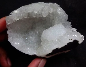STUNNING GUSOKRATE CRYSTALS BALL IN MM QUARTZ MATRIX SEMI GEODE ROCKS MINERALS - Picture 1 of 4