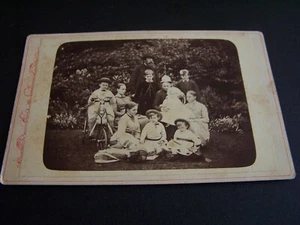 Viktorianische Kabinettkarte Familiengruppe mit Pferd Dreirad Trike Foto - Bild 1 von 3