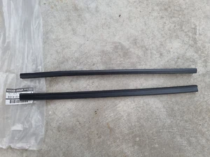 Nissan B110 Sunny front door glass channel rubbers NEW Datsun 1200 80316-H1000 - Picture 1 of 1