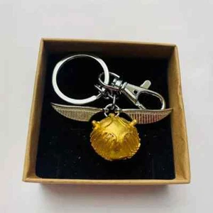 Harry Potter Regalos Quidditch La Snitch Dorada Llavero Llaveros con Caja de Regalo - Imagen 1 de 2