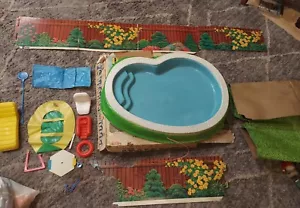 Juego de piscina y cabaña Barbie 1976 Empire Toys de colección no completo - Imagen 1 de 9
