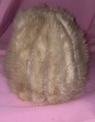 Винтажная легкая норковая шапка MOD ведро таблетка 1960-е? Вшитые полоски размер 7-7,5 - Изображение 1 из 4