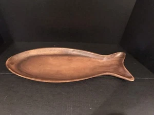 2 ACACIA FISH PLATTERS WILLIAMS SOMONA DESIGNED HANDMADE IN THE PHILIPPINES - Picture 1 of 3