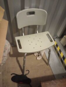 Drive Medical RTL12202KDR Handicap Bathroom Bench/ Shower Chair with Back (NEW)
