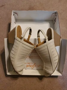 Natural Soul Women Dayna Dress Shoe,Shell 9.5 M W/Box Worn Once - Picture 1 of 7