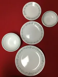 21 Corelle COUNTRY COTTAGE Dinner & Bread & Lunch Plates; Bowls (Cereal & Berry) - Picture 1 of 4