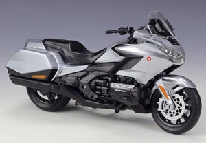 Welly 1:12 2020 Honda Gold Wing Diecast Motorcycle Bike Model Silver New In Box - Picture 1 of 3