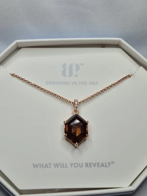 Collar Bomb Party "She's A Classic" Turmalina Marrón en Chapado en Oro Rosa  Foto 1 de 4