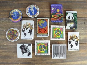 Spilla Human-i-Tees Vintage Collezione Da Rifornire Pace Terra Varie Rare - Foto 1 di 19