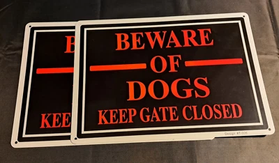 2 placas de metal fechadas Beware of Dogs Keep Gate 10"x14" vermelho sobre preto - Imagem 1 de 3