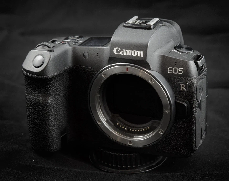 Canon EOS R 30,3MP Systemkamera (Nur Gehäuse) sehr gepflegt, Unter 10000 Auslösu - Bild 1 von 2