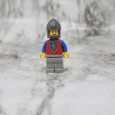 Lego Crusader Lion Minifigure Castle 6012 - Image 1 of 2