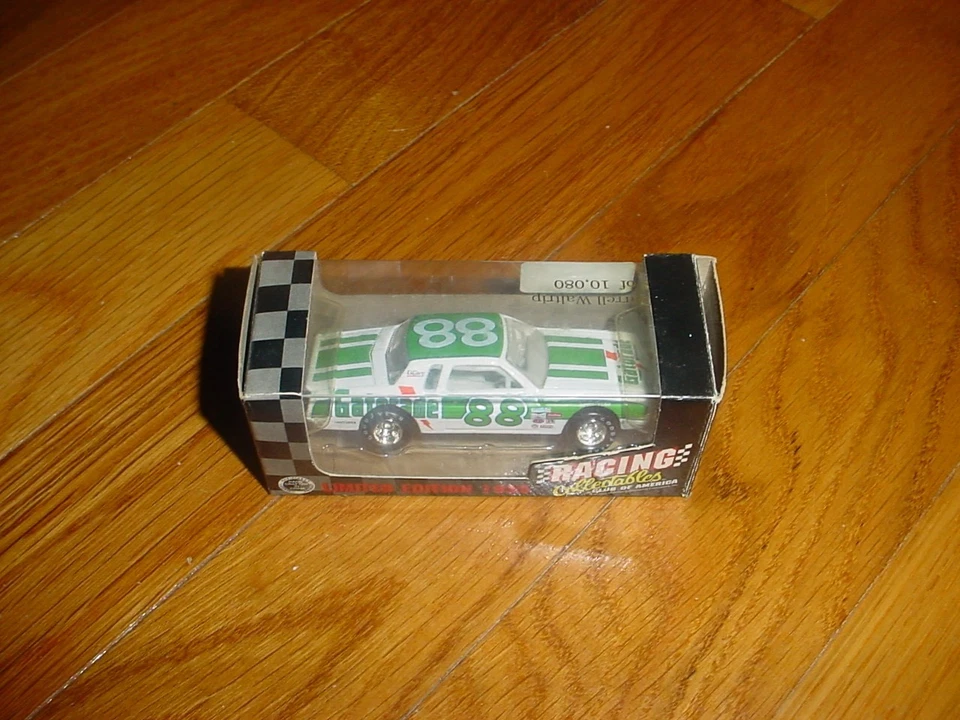 1995 Action Racing Collectibles Darrell Waltrip #88 Gatorade 1/64, 1 of 10,080 - Image 1 of 1