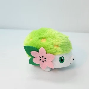 Pokemon Center Autentico Shaymin Petit Mascotte Peluche 2015 Pokedoll Portachiavi Giocattolo - Foto 1 di 11