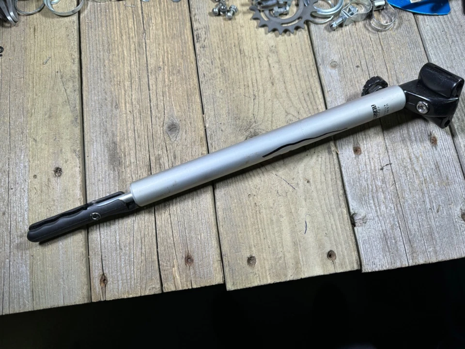 Combo de bomba poste de assento Odyssey Aerator 25,6 mm NOVO botão quebrado - Imagem 1 de 4