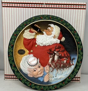 Vtg Coca-Cola Heritage Collection "Travel Refreshed" 3D Christmas Plate 1995 - Picture 1 of 8