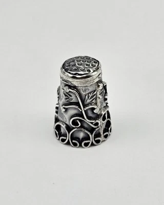 Vintage Sterling Silver Ornate Swirl Leaves Vine Flowers Antique Thimble - 5.2g - Image 1 of 4
