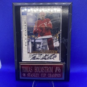 1997/98 Pinnacle Be A Player Tomas Holmstrom Targa AUTO - Foto 1 di 1