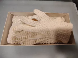 BORSA VINTAGE BIANCA FRIZIONE con guanti a maglia bianca abbinati - formale - Hong Kong - Foto 1 di 6