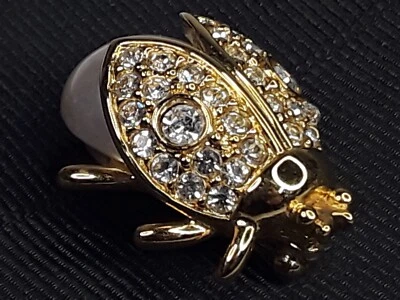 Broche De Colección Napier Tono Dorado Estrás Imitación Perla Dama Insecto Buena Suerte Paciencia  Foto 1 de 4