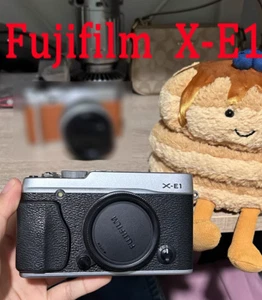 Fujifilm X Series X-E1 16.3MP Digital SLR Camera Body silver -English Language - Picture 1 of 6