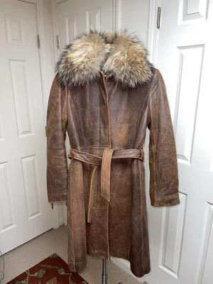 Excelente Colección Marrón Cuero Genuino y Cuello de Piel Gabardina Talla S Preciosa Foto 1 de 4