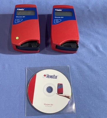 LOTE DE 2 Analizadores de Glucosa HemoCue 201+ Pruebas de Diabetes en el Punto de Atención Foto 1 de 4