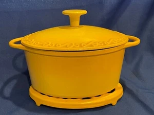 Cast Iron Dutch Oven Yellow by Technique With Trivet RARE! - Picture 1 of 5