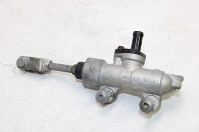 Suzuki GS500E 1994 OEM freno trasero cilindro maestro Foto 1 de 4