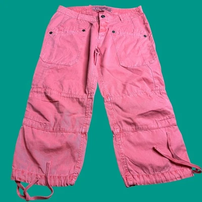 Pantalones capri Jrs GUESS salmón elásticos tiro bajo con cordón puño cargo bolsillo talla 27 Foto 1 de 4