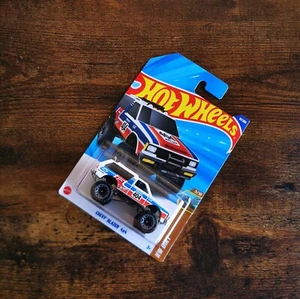 Hot Wheels Chevy Blazer 4x4 - Picture 1 of 1