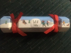 Bath and & Body Works BOMBA DE BAÑO SNOWY WINTERBERRY EFERVESCENTE Mantequilla de karité Let It Snow - Imagen 1 de 1